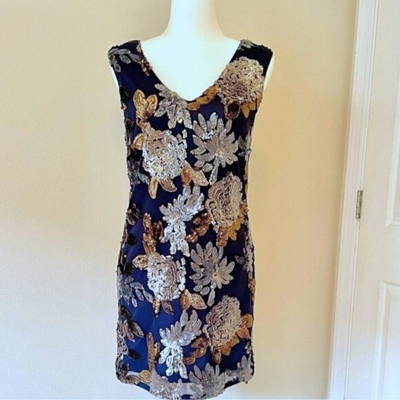 Alya by Francesca's Collection Sparkly Sequin Mini Dress - Picture 8 of 15